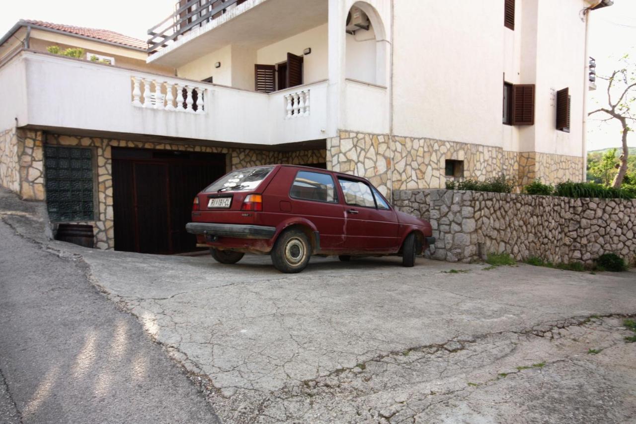 Double Room Vrbnik 5301B Bagian luar foto
